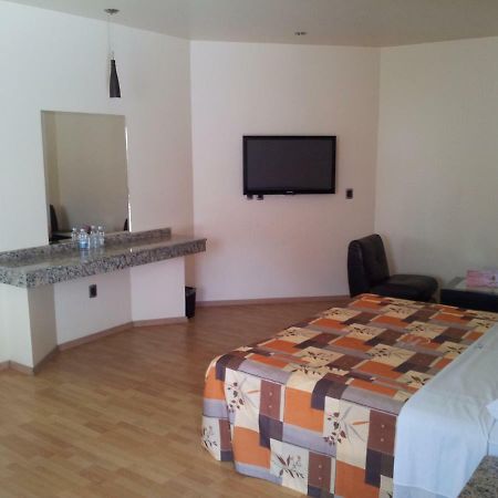 Motel Paraiso Suites Керетаро Екстер'єр фото