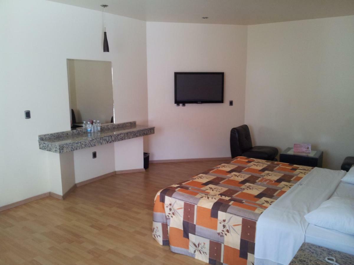Motel Paraiso Suites Керетаро Екстер'єр фото